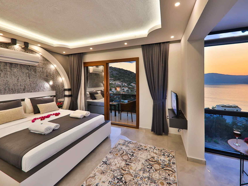  gece  -  Kasım
  | Kalkan’da Deniz Manzaralı Lüks Villa, Merkezi Konumda Rüya Tatil